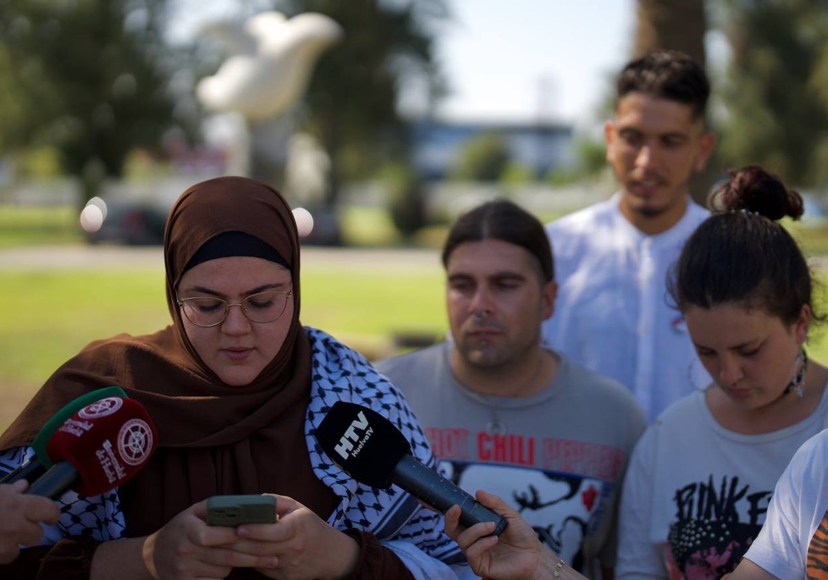 Estudiantes de la UHU acampados para reclamar el fin de la guerra en Palestina