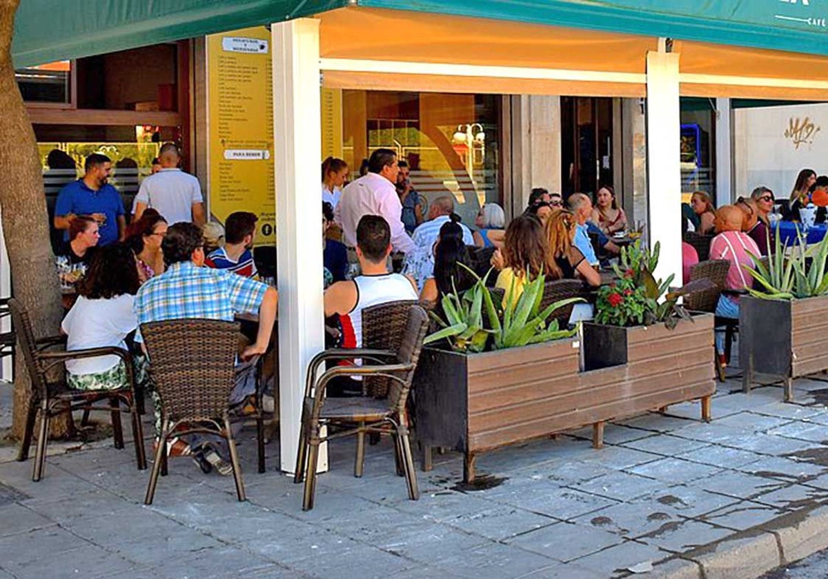 Terraza en un restaurante de Huelva