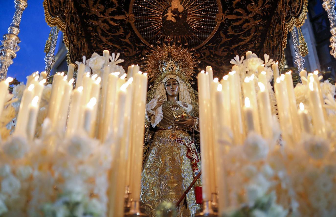 La coronación de la Virgen de la Amargura de Huelva, en imágenes