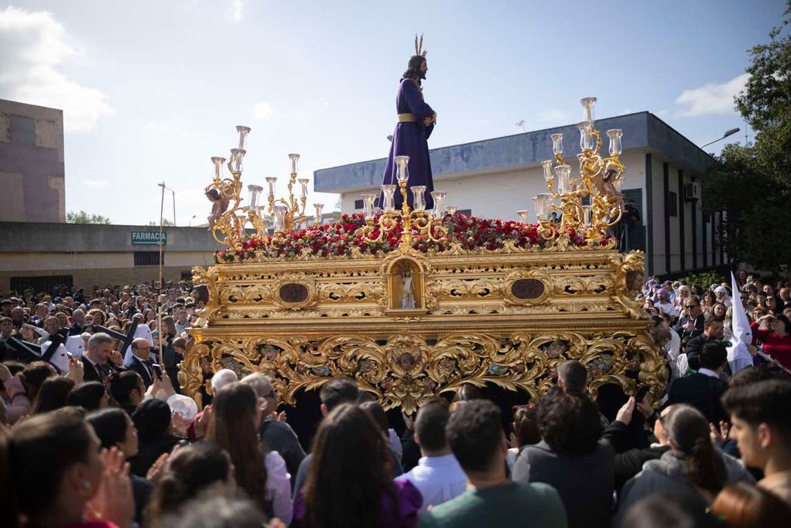 El Lunes Santo de Huelva, en imágenes
