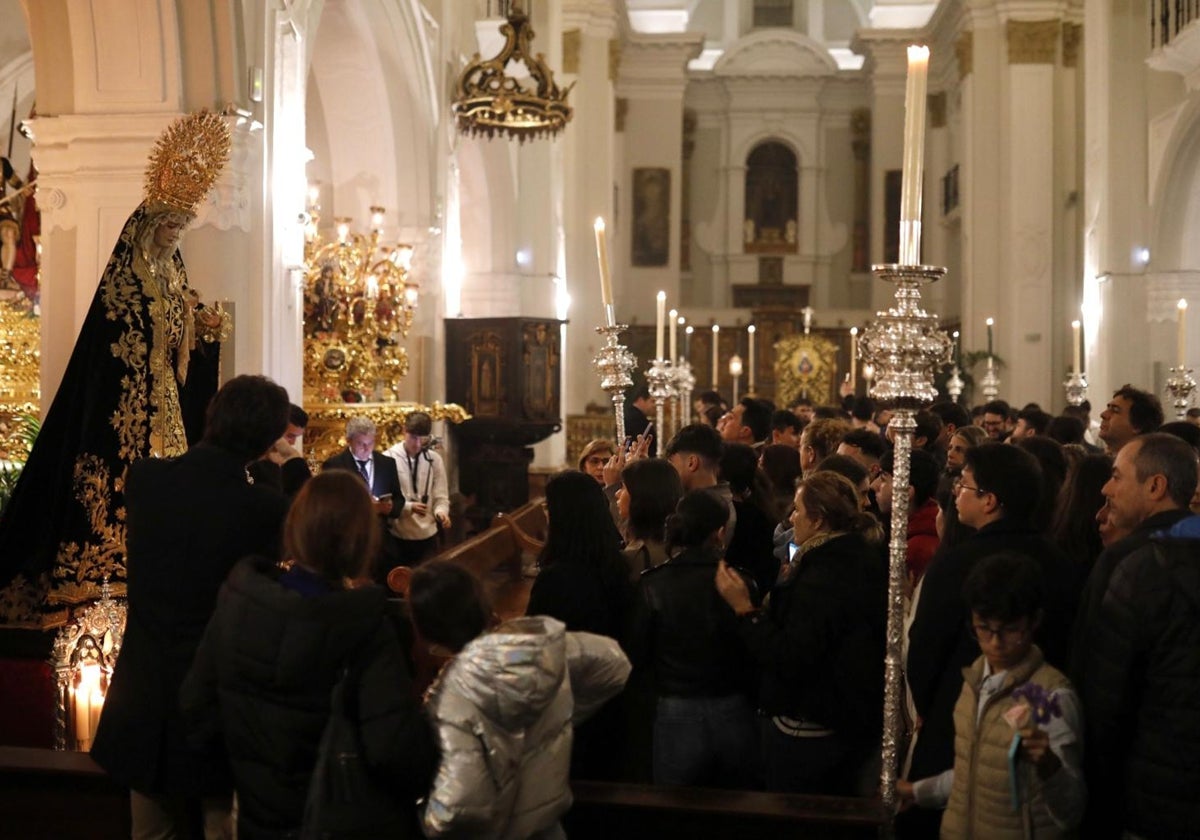 María Santísima de los Dolores, expuesta en la catedral de La Merced ante los fieles