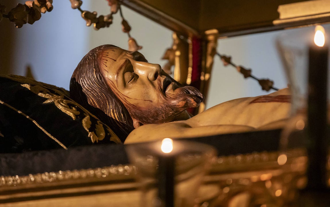 El Viernes Santo de Huelva, en imágenes