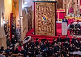 La Hermandad de la Sagrada Cena presenta el nuevo techo de palio para la Virgen del Rosario