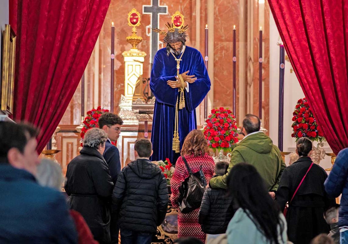 Besapié a la imagen del Nazareno en La Concepción