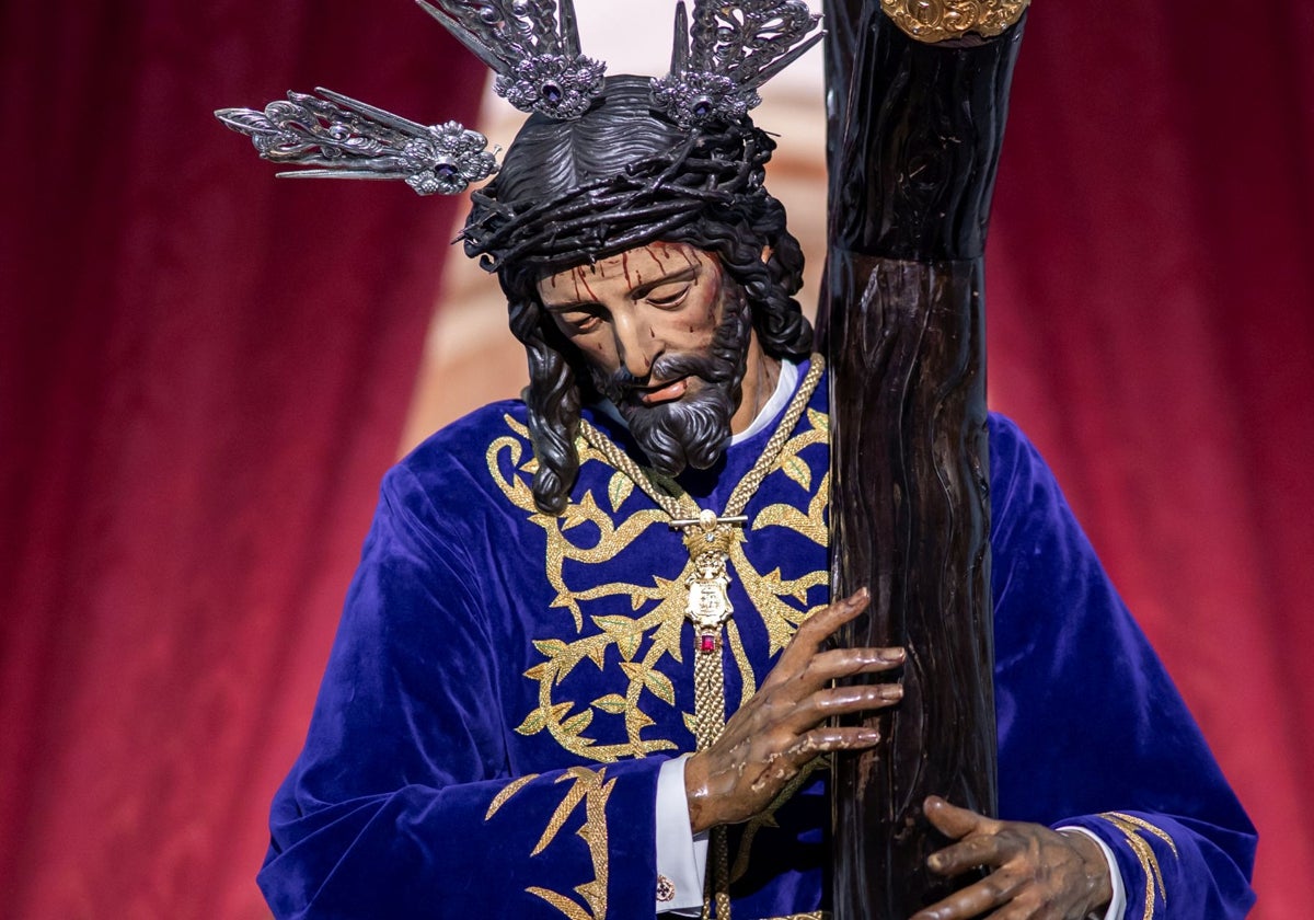 Jesús Nazareno preparado para su traslado