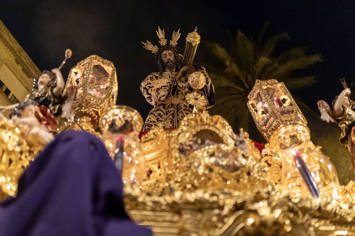 Madrugá de Huelva: Éxtasis de felicidad con el Nazareno y su Madre de la Amargura