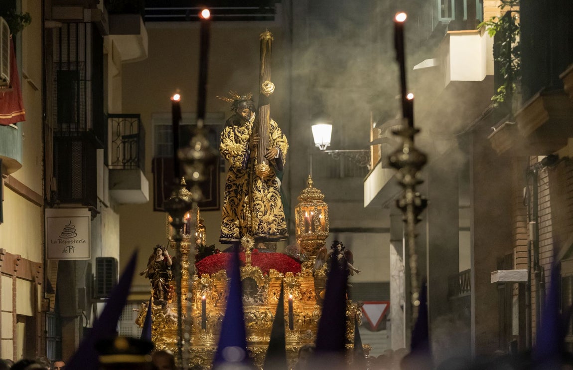 Madrugá de Huelva: Éxtasis de felicidad con el Nazareno y su Madre de la Amargura