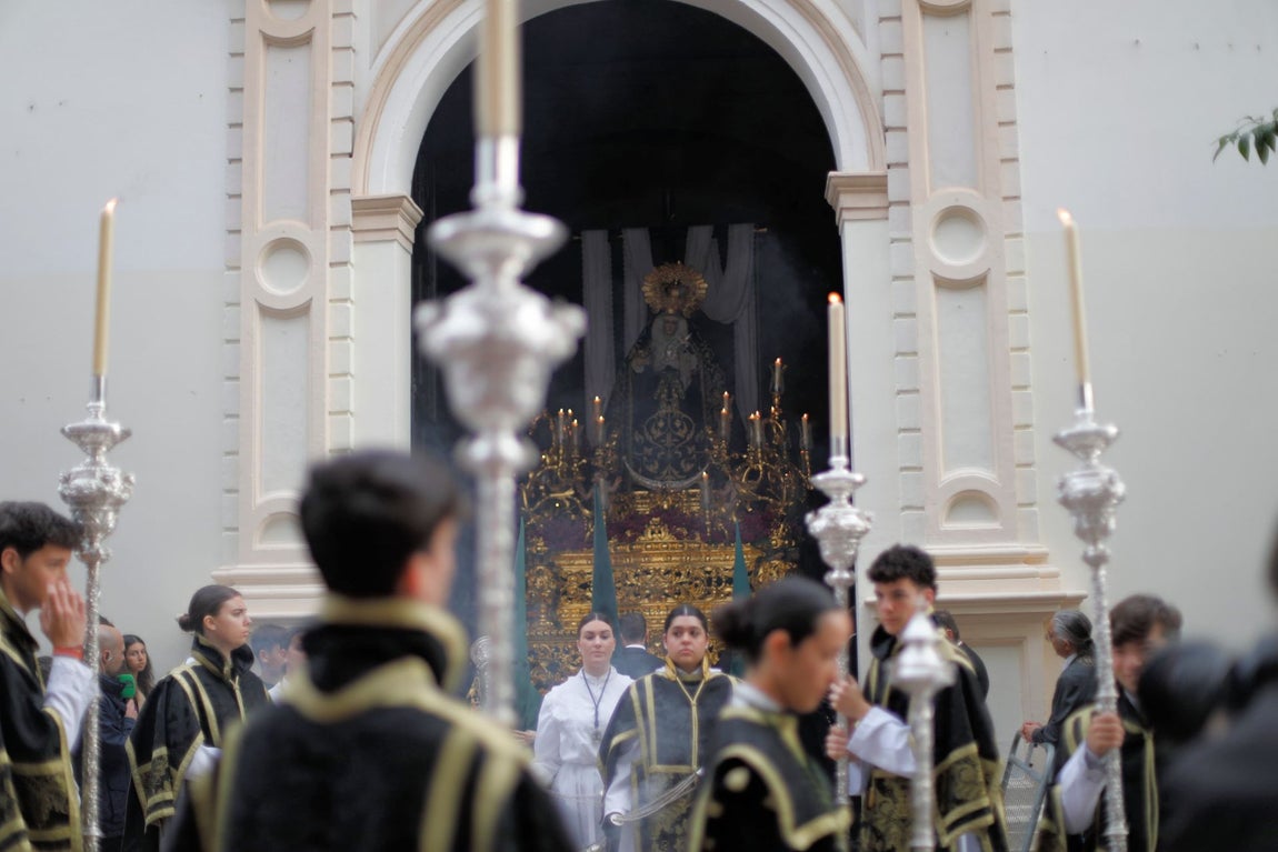 Viernes Santo: En Silencio a los pies de la cruz