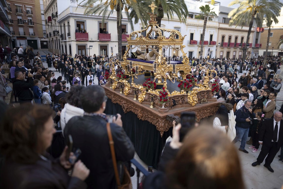 Viernes Santo: El cortejo fúnebre del Santo Entierro