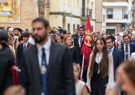 Imagen secundaria 1 - El cortejo y el Cristo del Amor, en algunos instantes de la salida de este miércoles