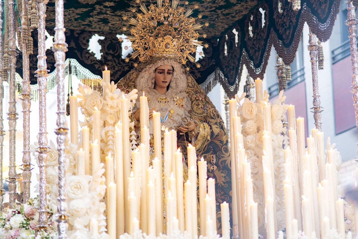 Así fue la noche más especial de la Esperanza, en imágenes