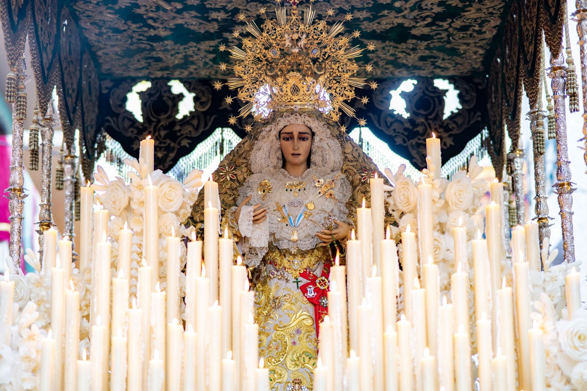 Así fue la noche más especial de la Esperanza, en imágenes