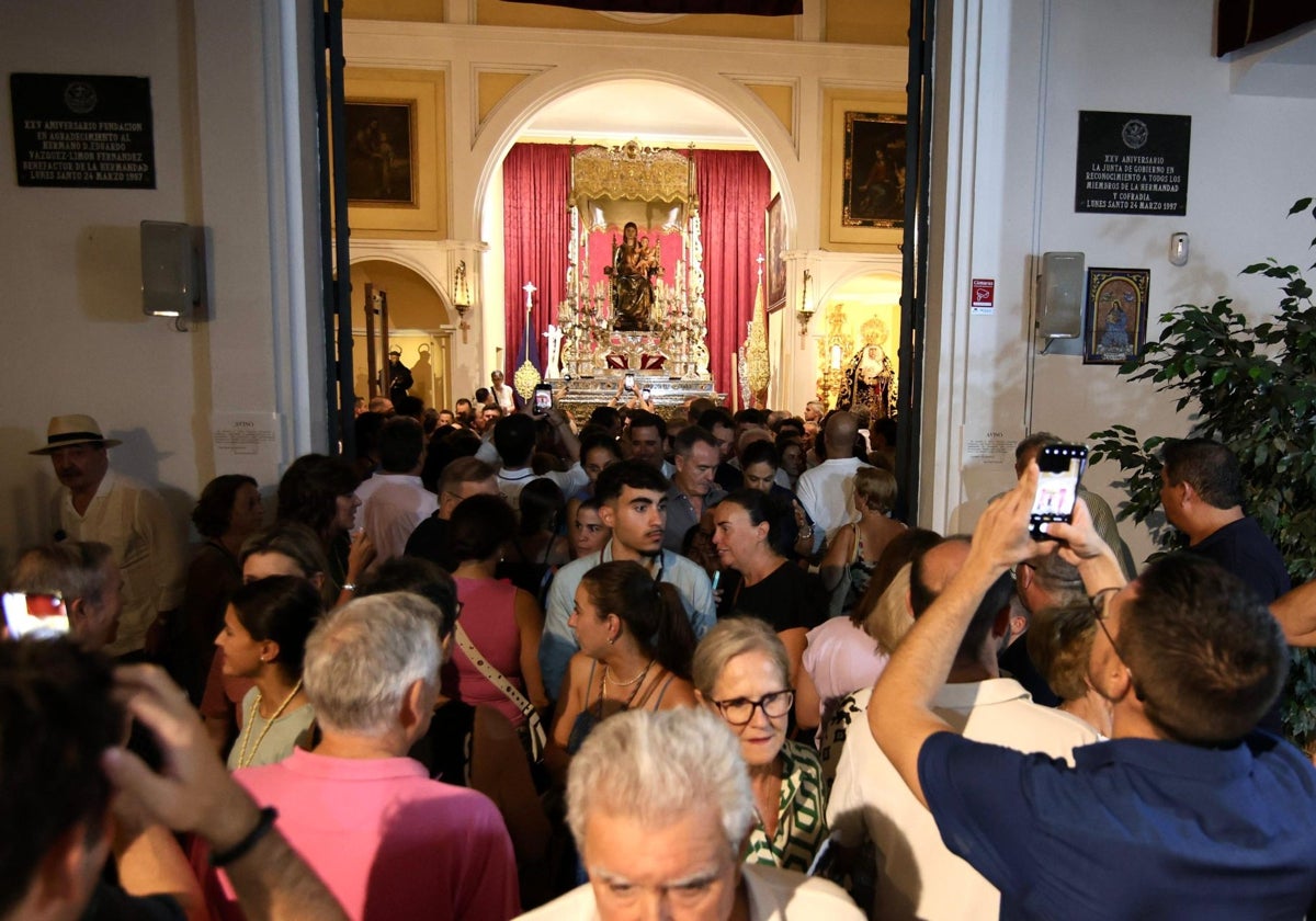 La llegada de la Virgen de la Bella a la Iglesia del Cautivo de Huelva