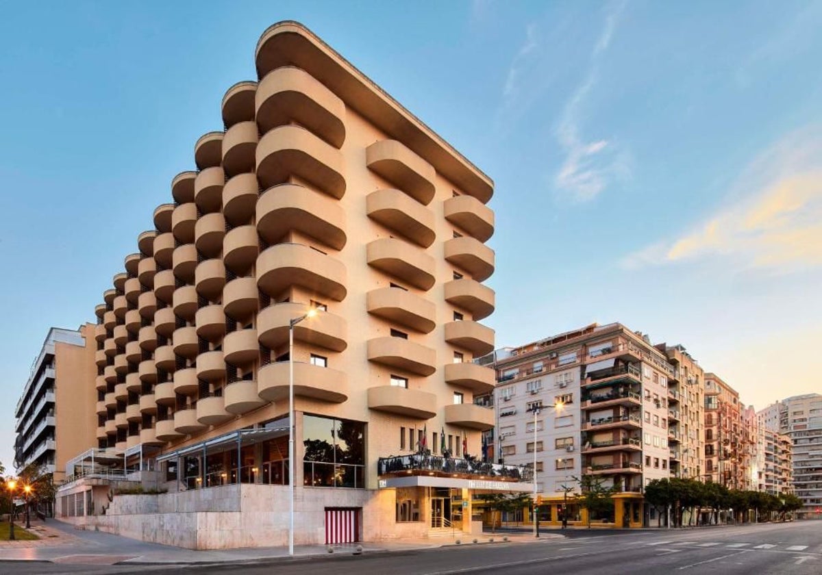 El hotel Costa de la Luz situado en la Alameda Sundheim de Huelva capital