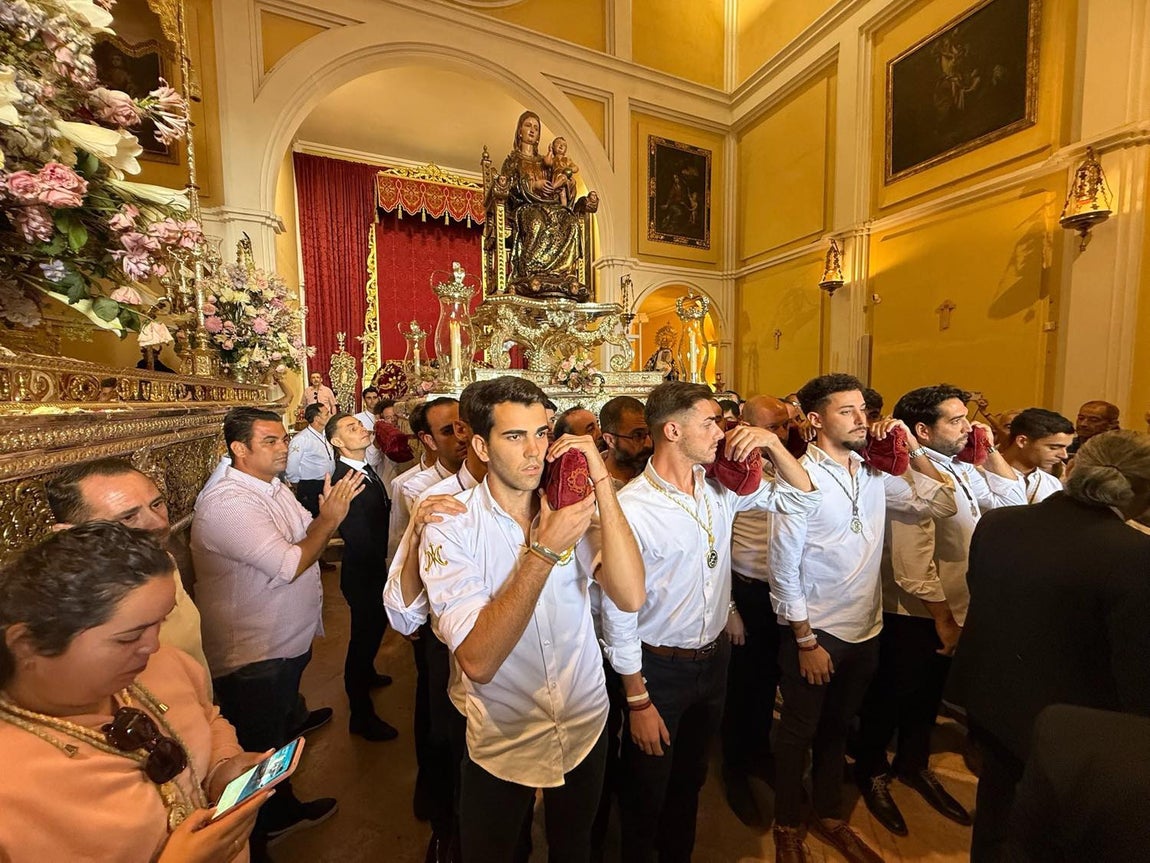El regreso triunfal de la Virgen de la Bella a su hogar en Lepe, en imágenes