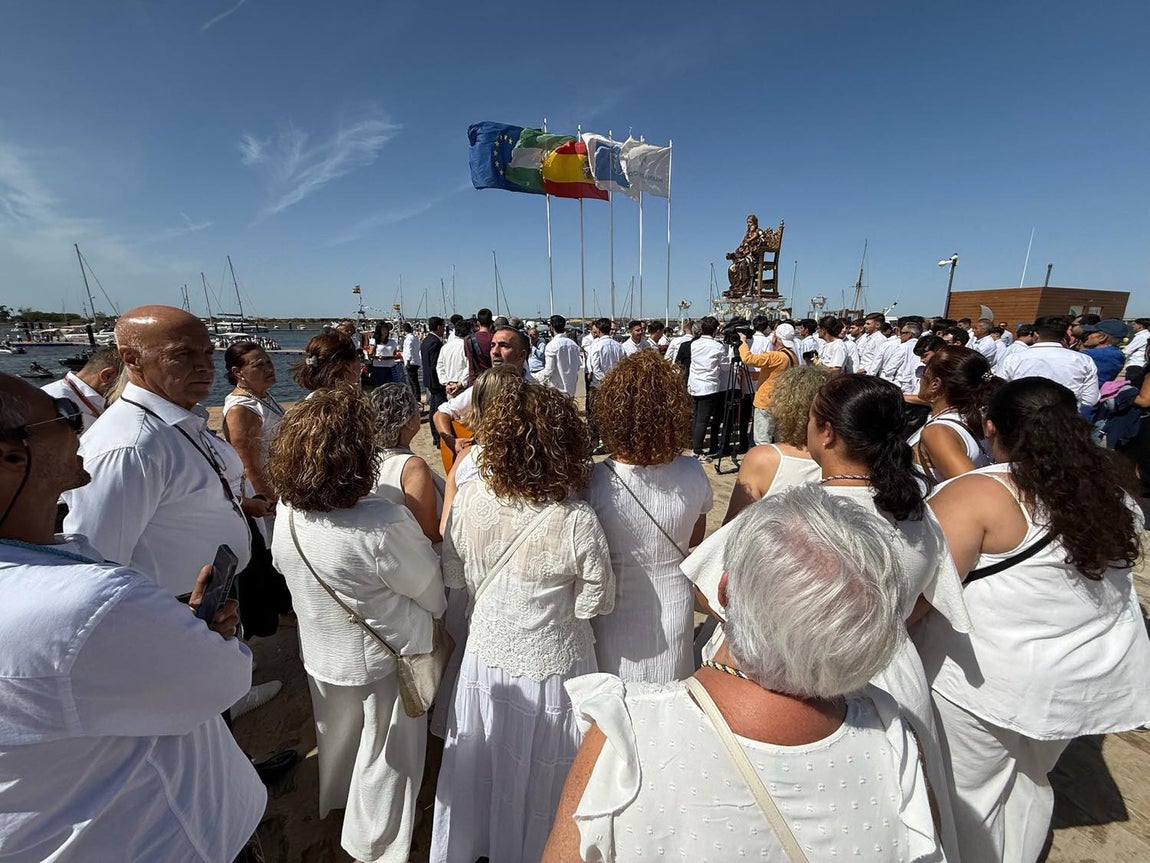 El regreso triunfal de la Virgen de la Bella a su hogar en Lepe, en imágenes