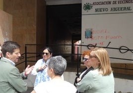 La venta de droga afecta a la convivencia de los vecinos y a los negocios de los comerciantes en el barrio de Nuevo Higueral