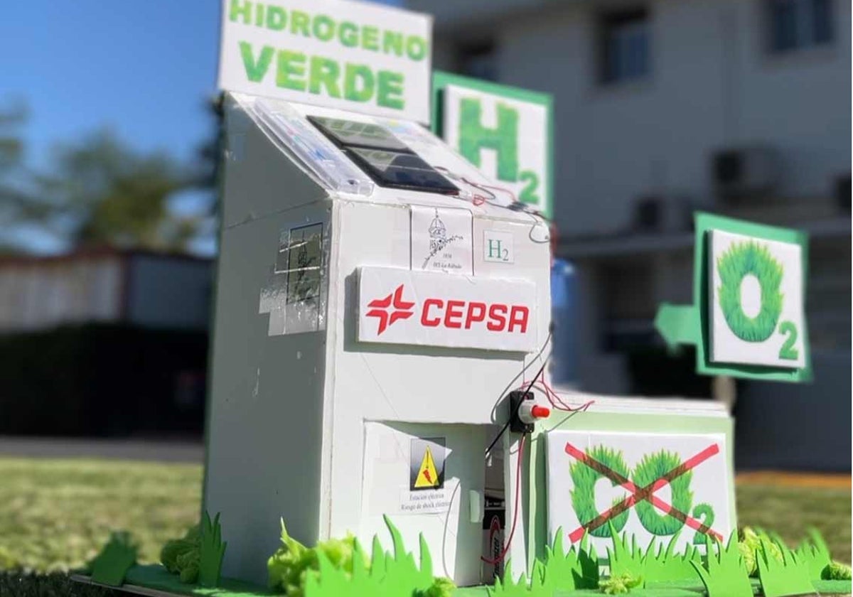 El electrolizador construido por las alumnas del instituto La Rábida