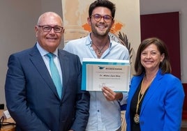 La Fundación Atlantic Copper entrega la beca Sánchez Pajares al doctor Abraham Lozano Gómez