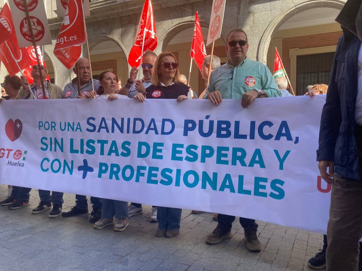 Huelva pide en la calle protección para la sanidad pública