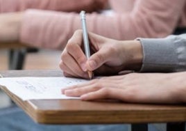 CSIF Huelva pone autocares a los afiliados que se examinan en Sevilla para conseguir una plaza fija en el Servicio Andaluz de Salud