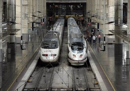 ¿Cuánto dinero me tienen que devolver si el tren o el avión sufre un retraso en su llegada al destino?