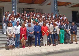 La consejera  recibe al casi centenar de nuevos especialistas residentes que inician su formación en Huelva