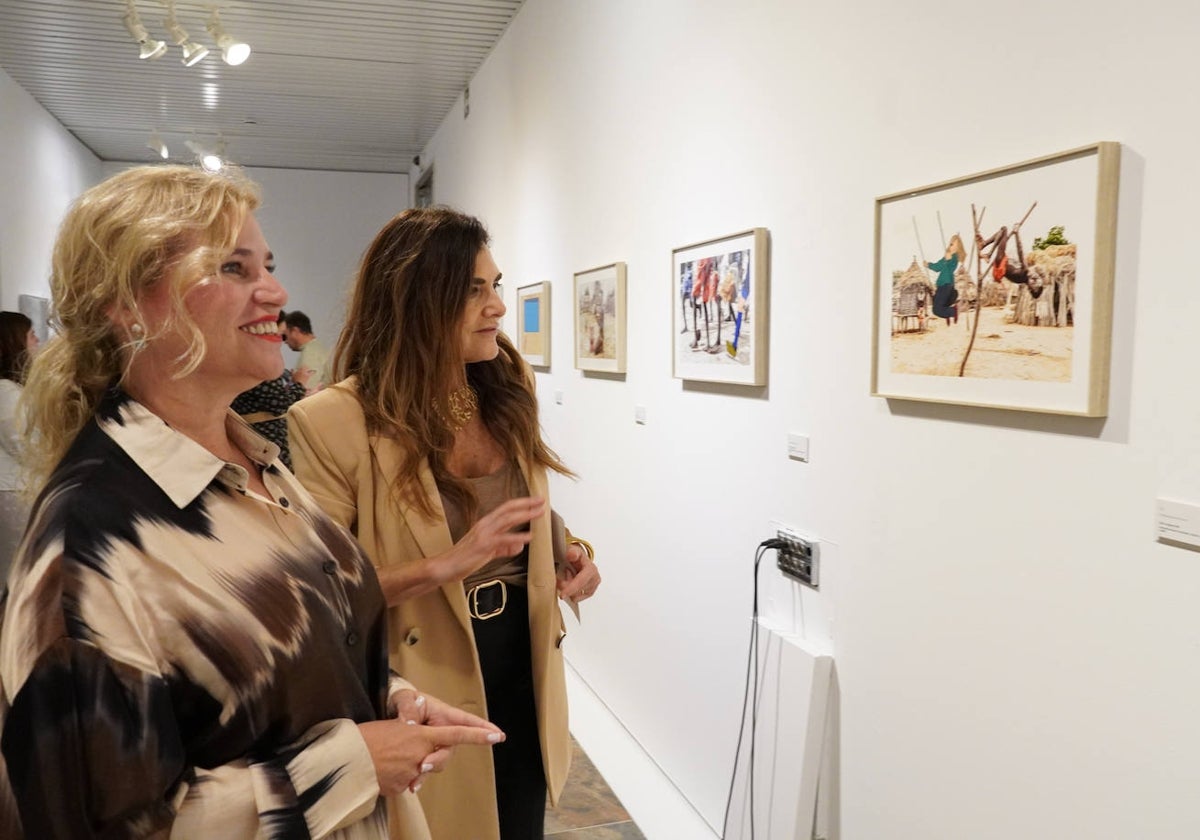 Gracia Baquero y Joaquina Castillo en la exposición 'Contemporarte 2023' en la Diputación