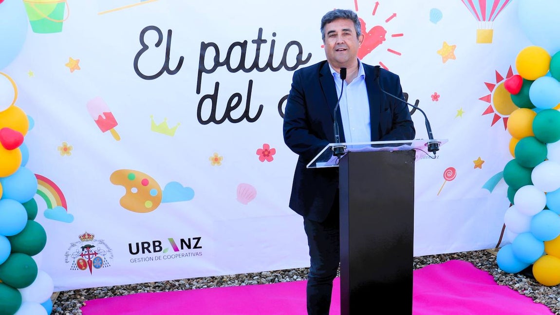Colocada la primera piedra de El Patio del Amor en el Hospital Juan Ramón Jiménez