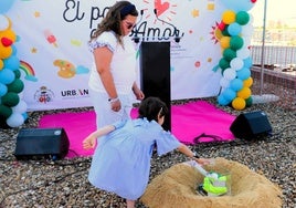 Colocada la primera piedra de El Patio del Amor en el Hospital Juan Ramón Jiménez