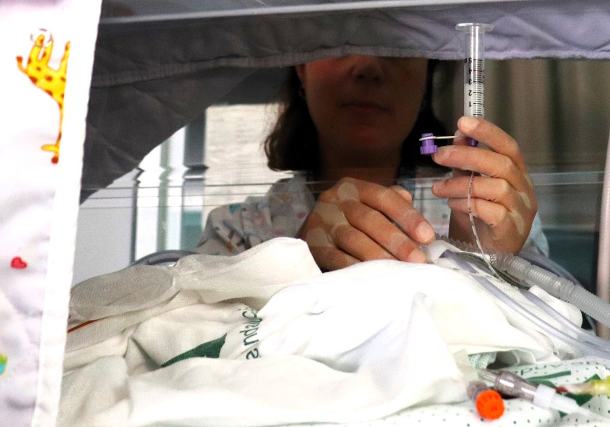 La donación de leche materna contribuye a mejorar la salud de los bebés recién nacidos