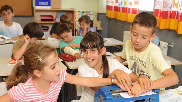 En la provincia de Huelva son 16 los profesionales educativos que atienden a este alumnado