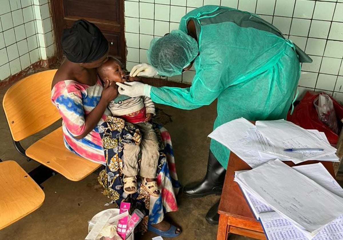 Uno de los menores atendidos en el Hospital de Lwiro de la República Democrática del Congo