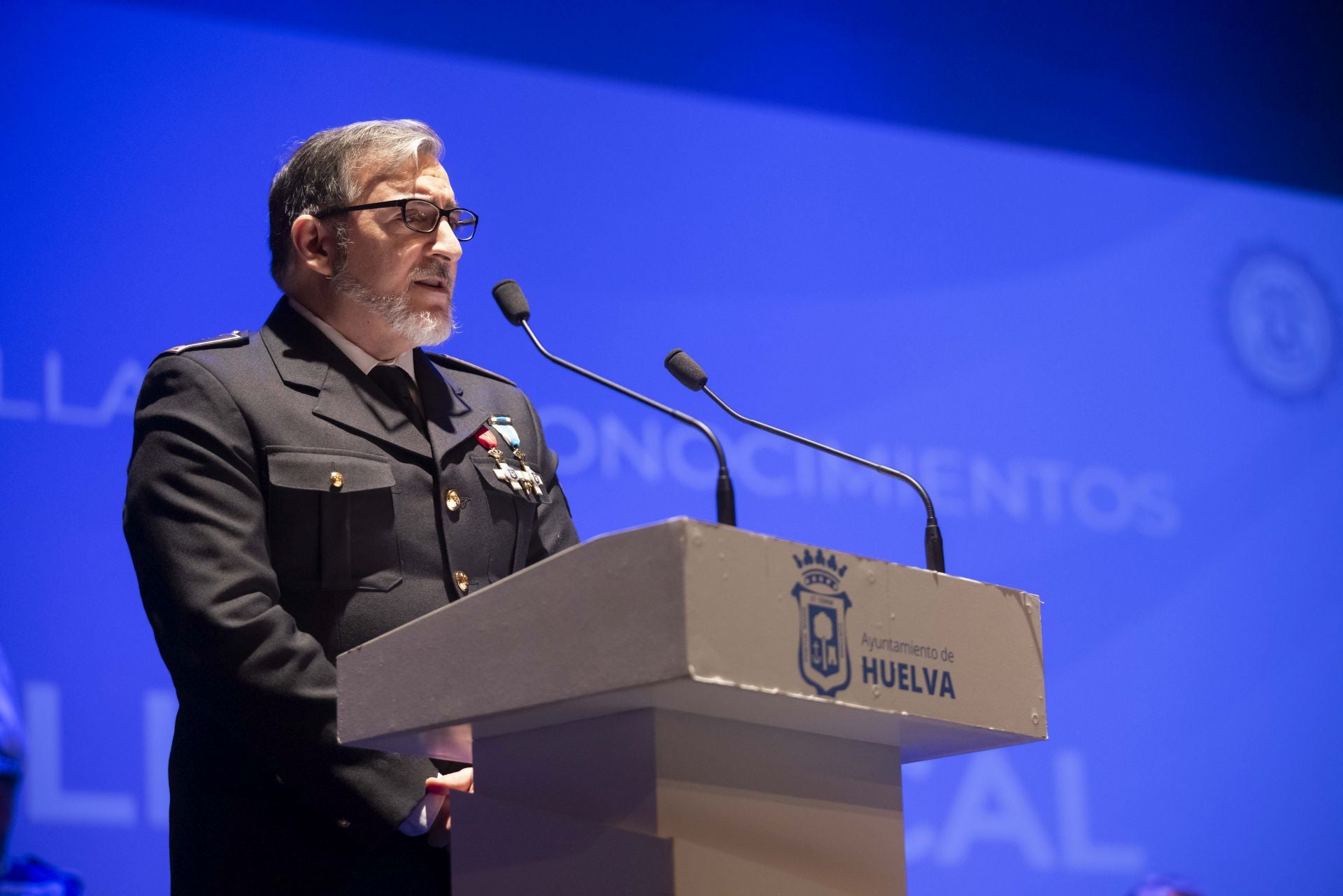 Los honores y distinciones del Día de la Policía Local de Huelva, en imágenes