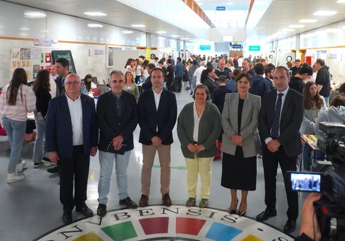 Las autoridades en la inauguración este miércoles de la I Feria de la Ciencia de Huelva