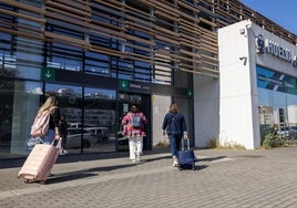 Otras casi dos horas de retraso en el Alvia Huelva-Madrid del lunes: «Vamos siempre de enfado en enfado con los trenes»