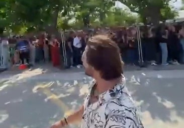Le confunden con Manuel Carrasco antes del concierto de Sevilla y ocurre esto: «¡Ya tiene doble!»