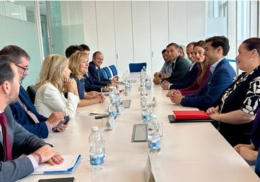El Gobierno firma un protocolo con tres ayuntamientos para mejorar las condiciones de vida de los temporeros en Huelva