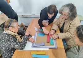 Cáritas Huelva refuerza su labor con mayores en soledad y duplica la atención social en un año