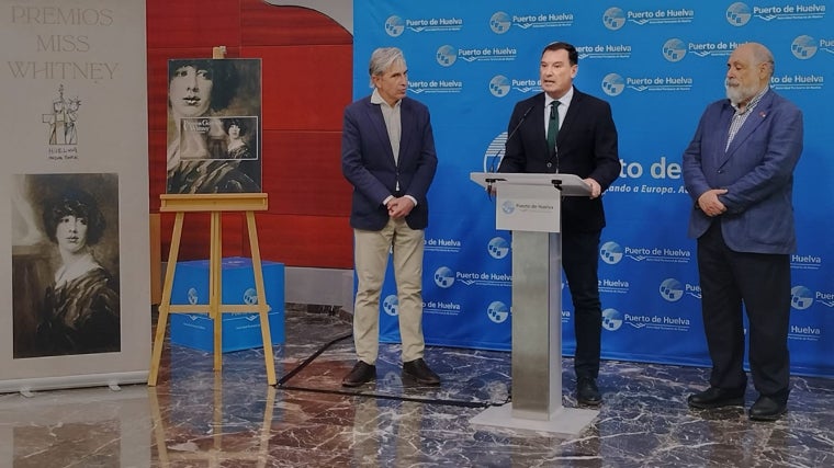 Alberto Santana, presidente de la Autoridad Portuaria de Huelva, durante la presentación de la segunda edición de los premios