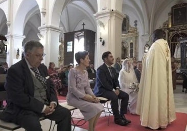 El momento surrealista que se vivió en una boda en Lepe: el cura contó un chiste en plena ceremonia