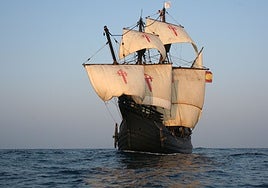 La réplica de la Nao Victoria ya se encuentra en el Muelle de Levante del Puerto de Huelva