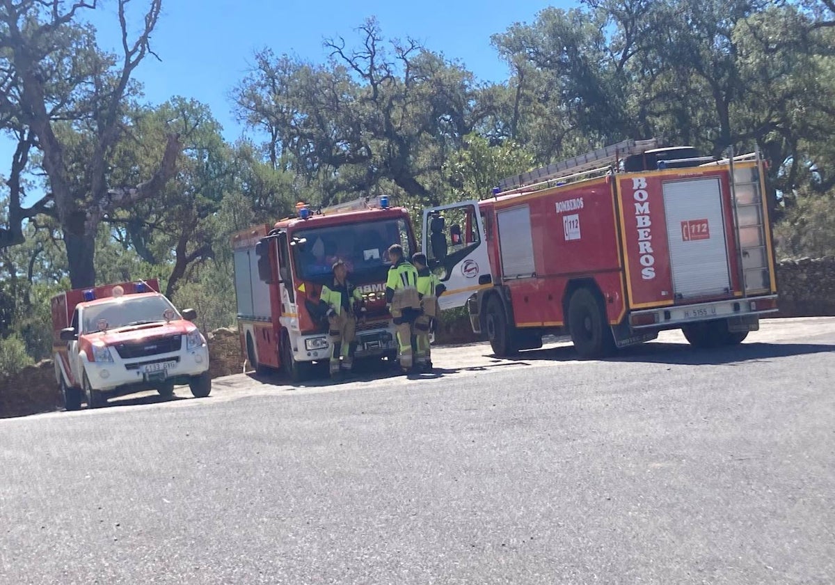 Bomberos en Cortelazor