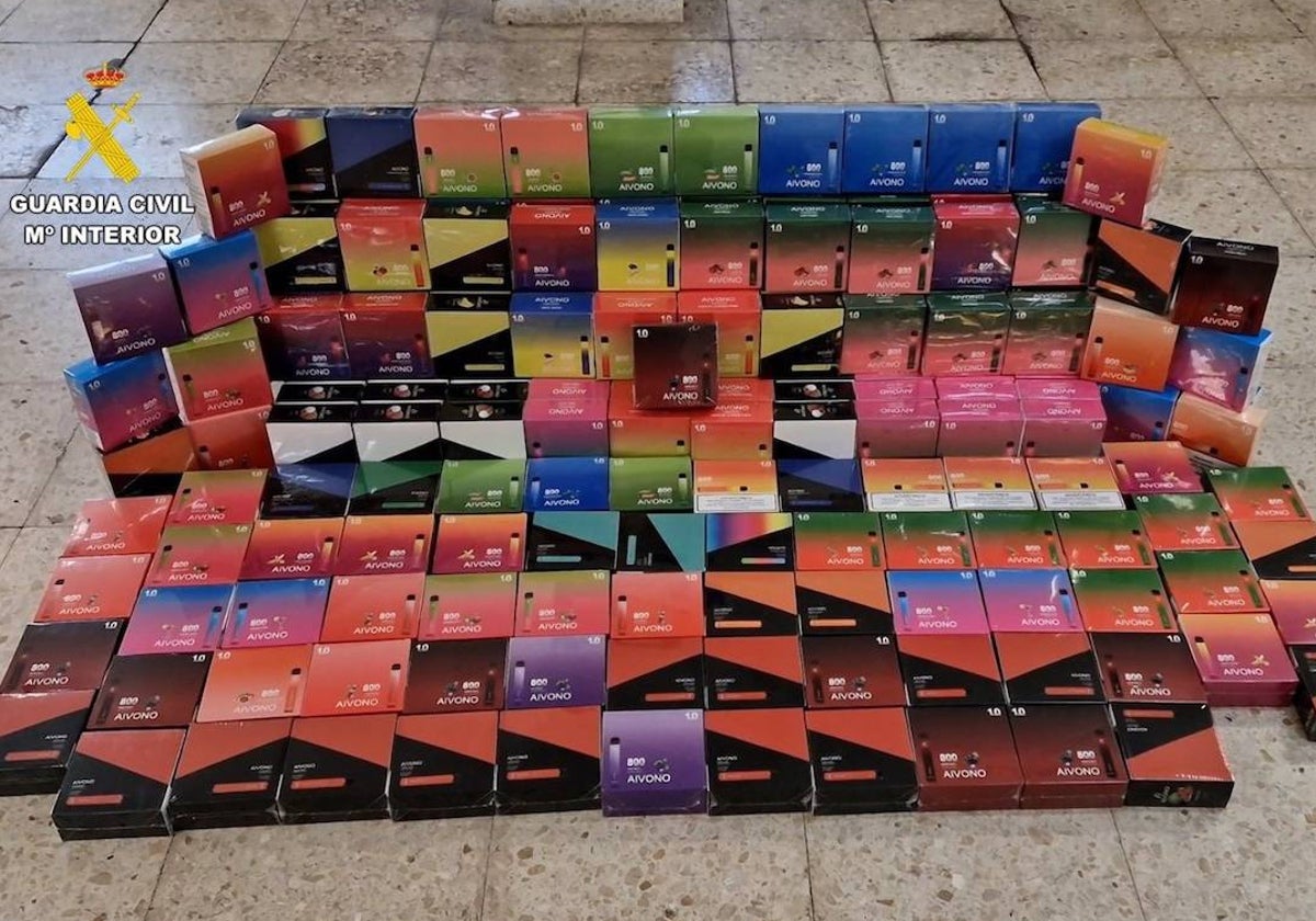 Algunos de los vapers intervenidos por la Guardia Ciivil en la provincia de Huelva
