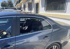 Logran sacar a un menor de edad que se había quedado encerrado en el interior de un vehículo en Cartaya