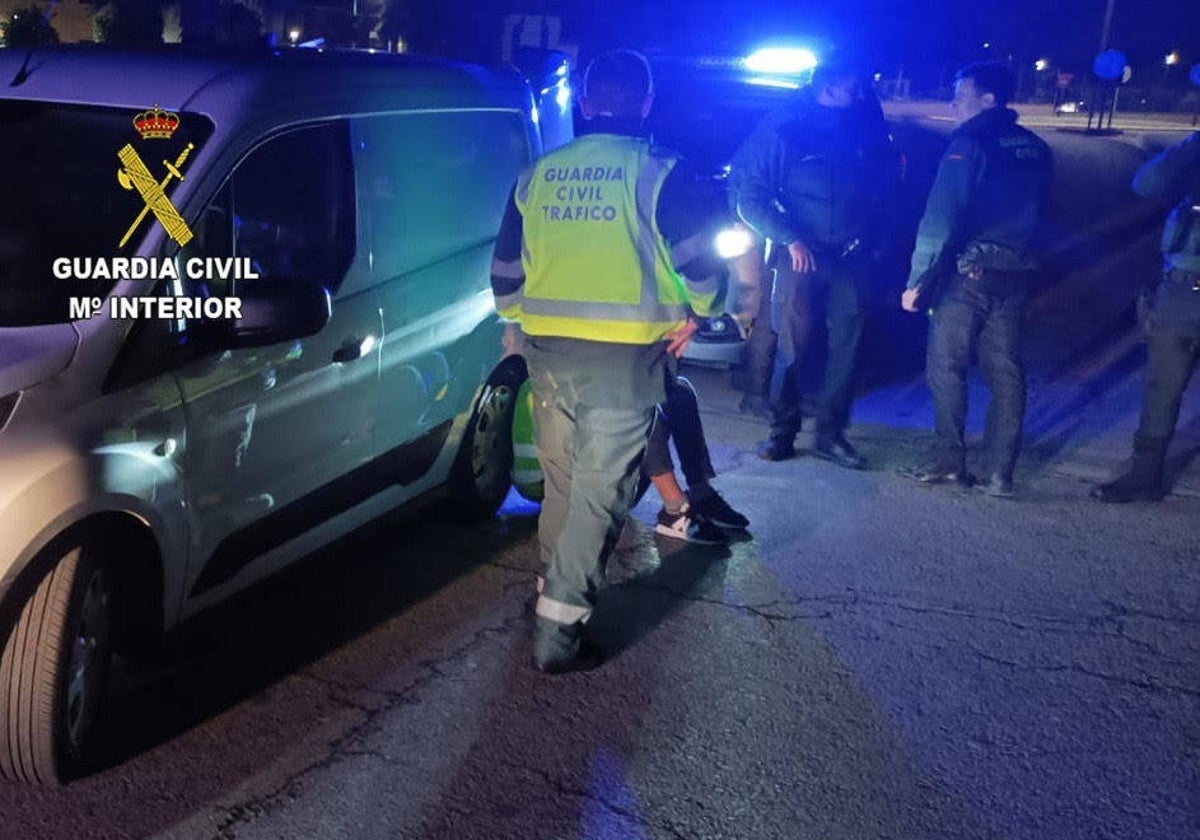 El individuo fue finalmente detenido por la Guardia Civil