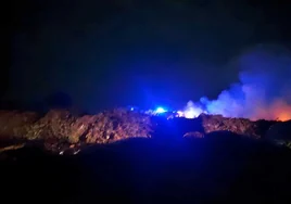 Una quema nocturna de rastrojos pone en alerta a los isleños