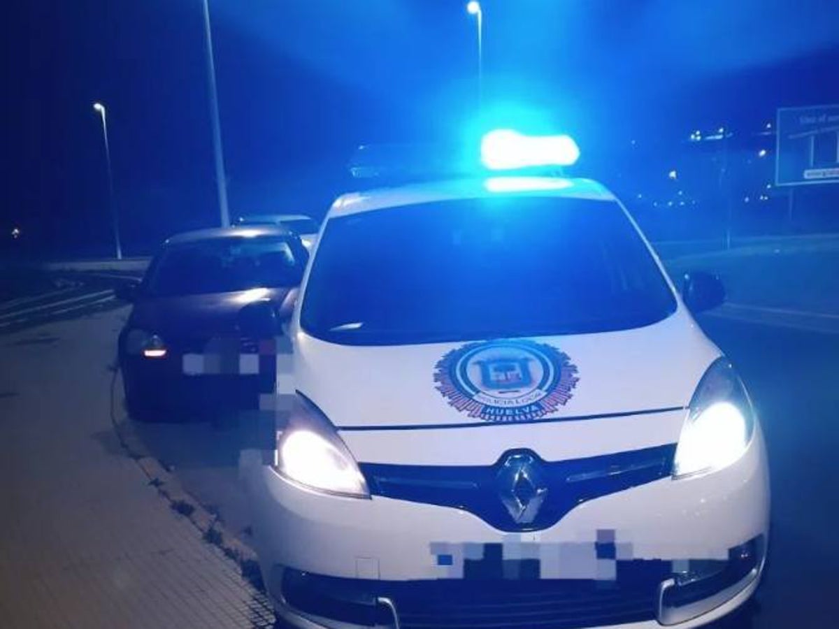 El vehículo interceptado por la Policía Local de Huelva