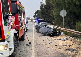 Un choque frontal entre Palos y Mazagón se salda con un muerto y al menos un herido