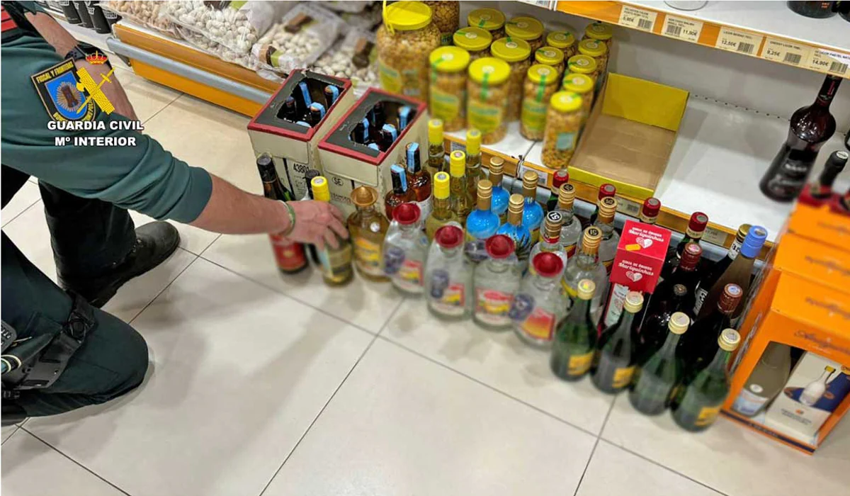 Las botellas intervenidas en el establecimiento